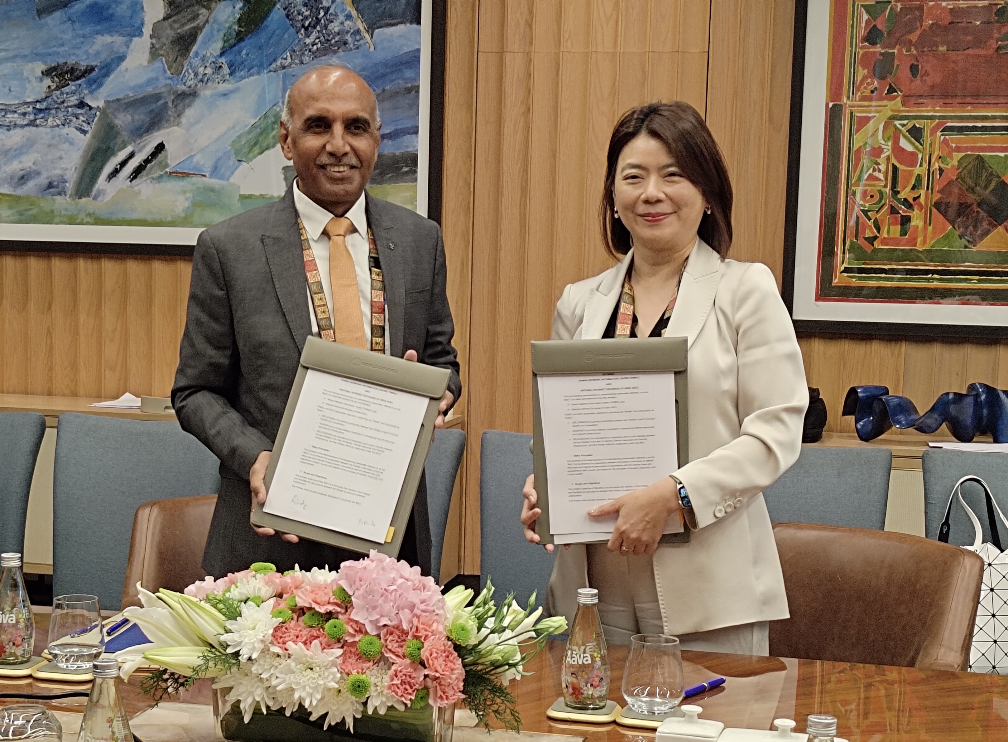 TWNIC 與印度 NIXI 於今日 ICANN85 孟買會議期間簽署合作備忘錄